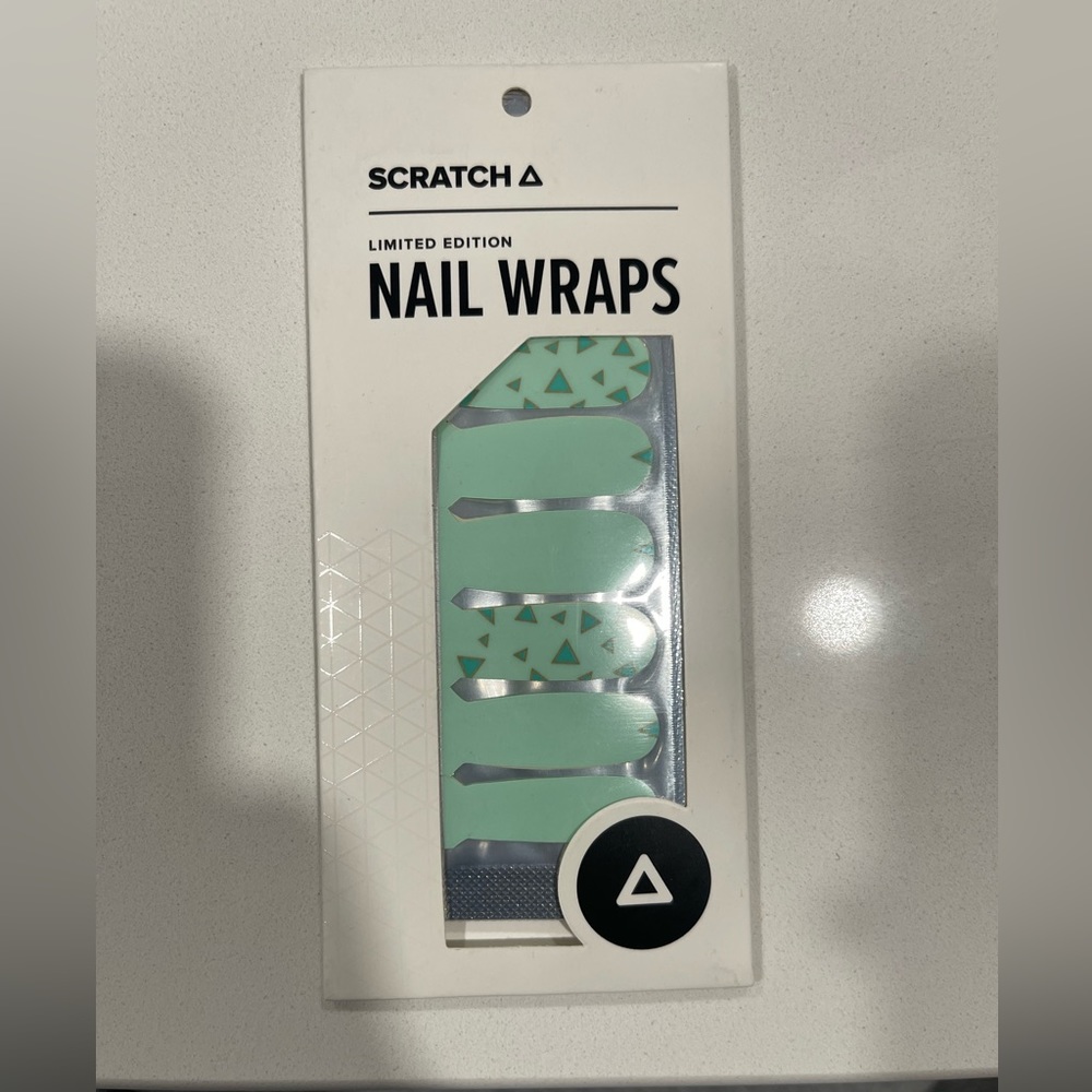 Scratch nail wrap
